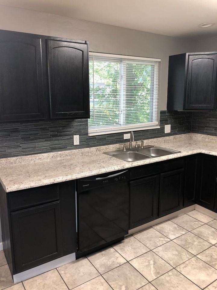 1130 Ramport Dr - Photo 4 of 15