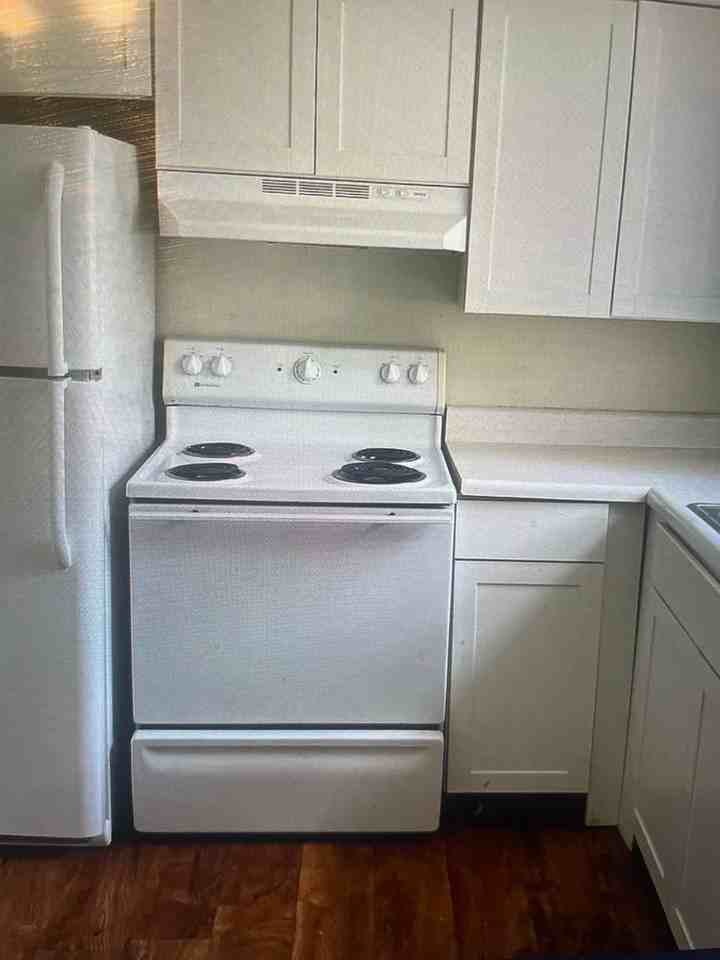 909 Flanders Ln - Photo 6 of 8