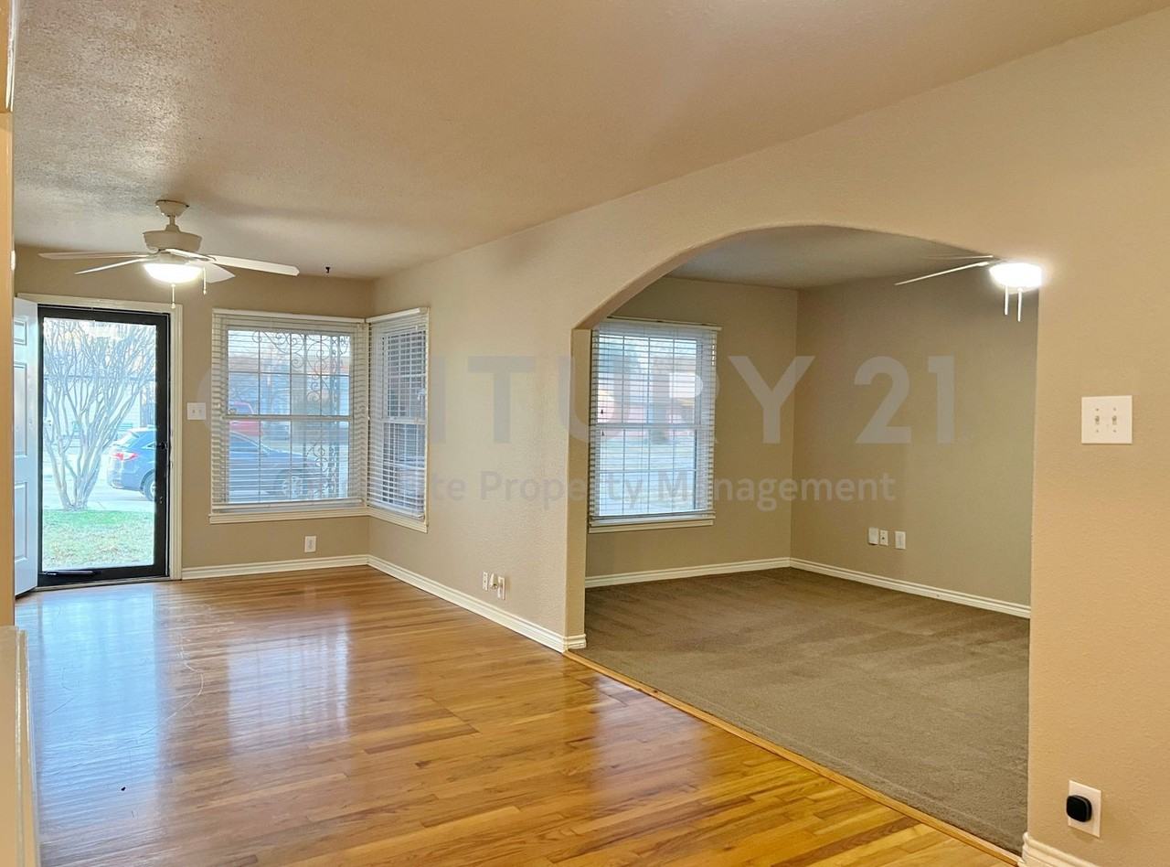 106 Monticello Dr - Photo 2 of 11