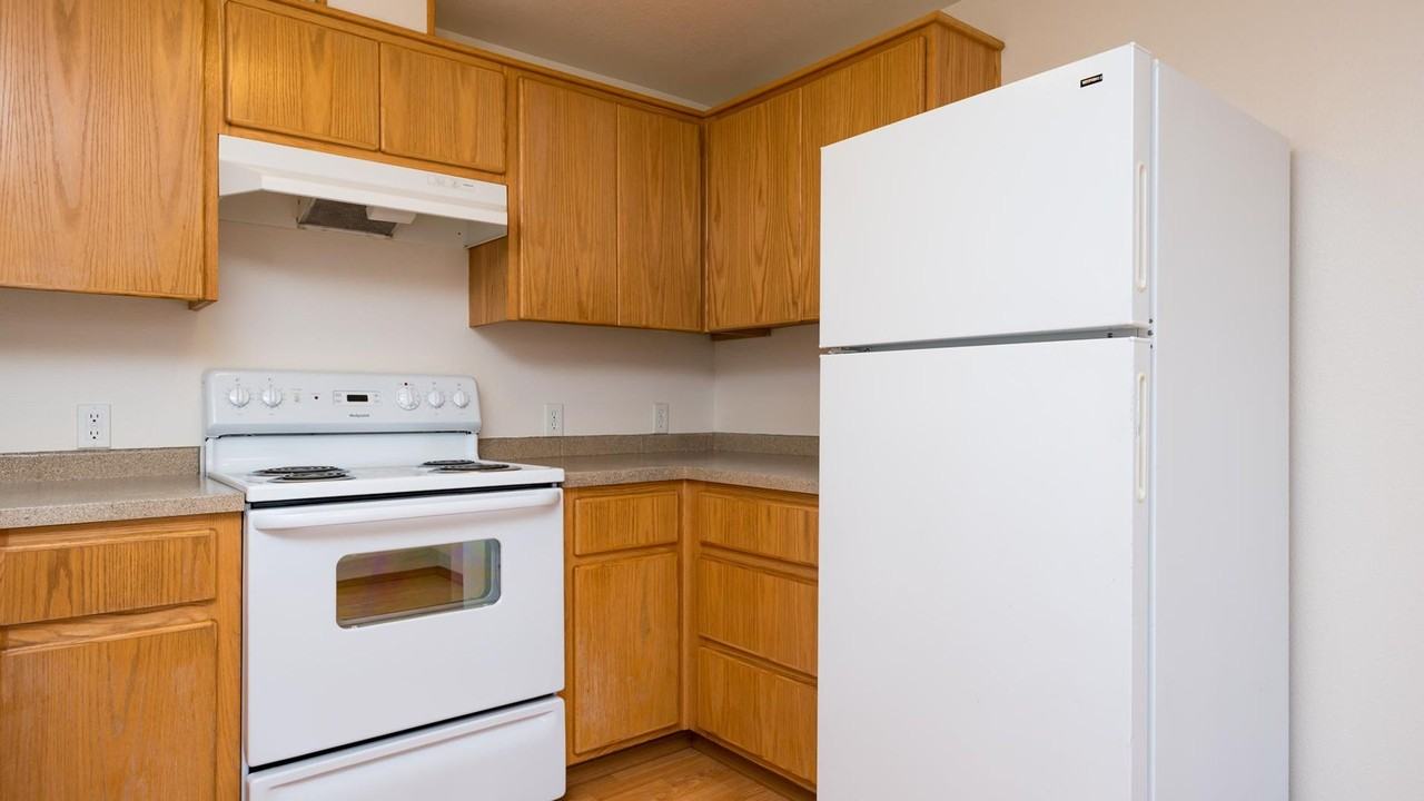 Davis Street Apartments - Photo 4 of 20