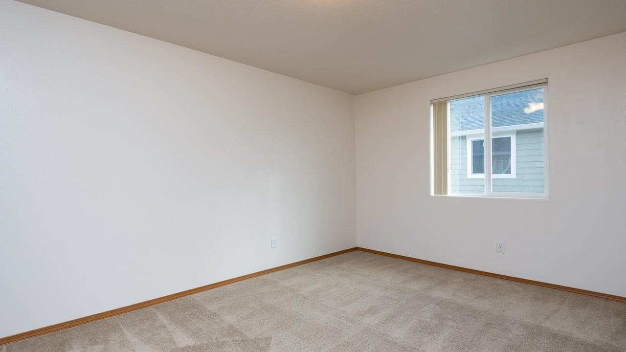 Davis Street Apartments - Photo 6 of 20