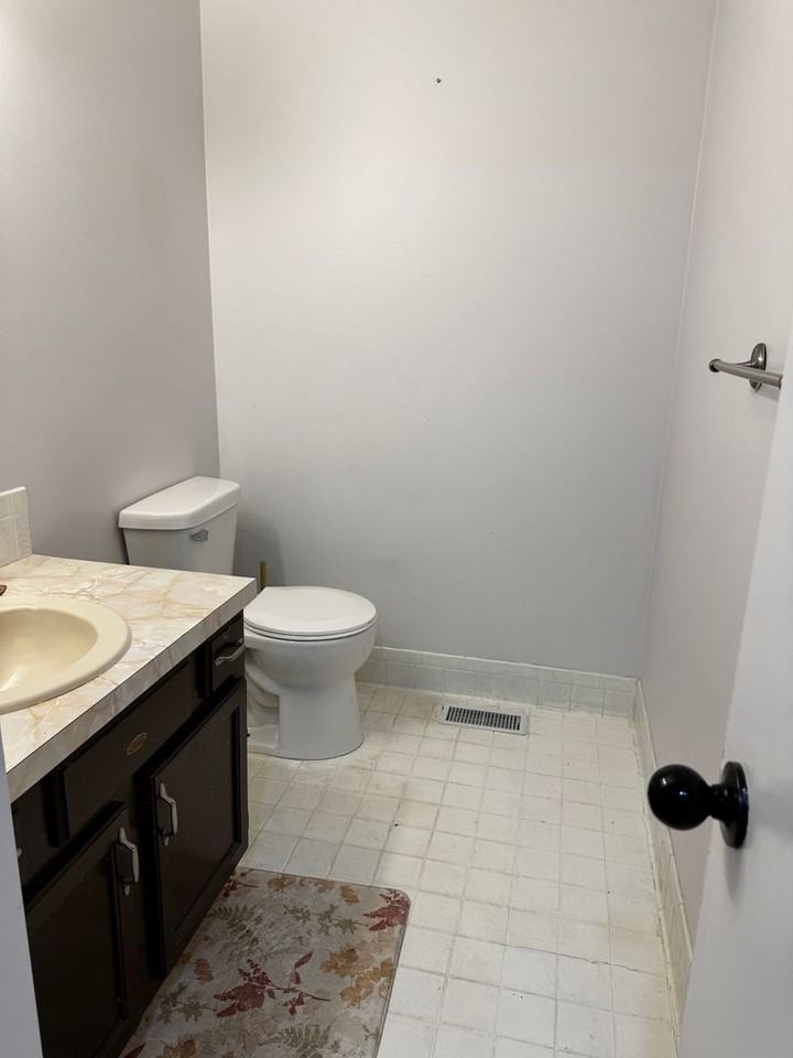 3250 N Longfellow Ct - Photo 4 of 12