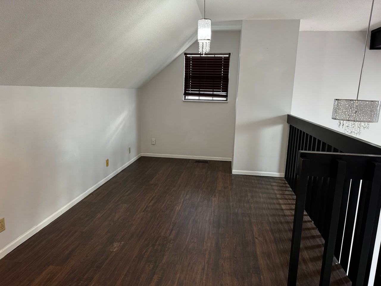 3250 N Longfellow Ct - Photo 6 of 12