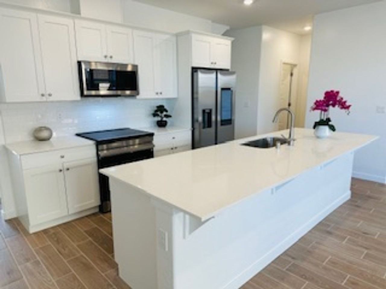 909 Plum Tree Ave - Photo 2 of 27