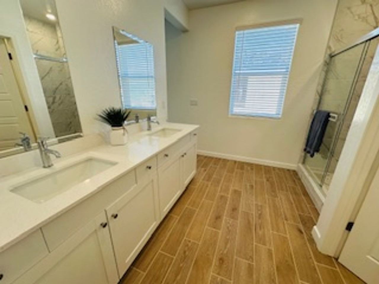 909 Plum Tree Ave - Photo 4 of 27