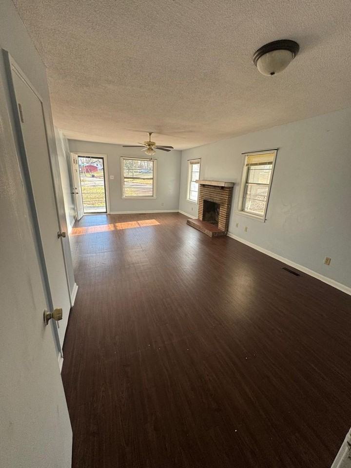 1087 Hickory Ave - Photo 3 of 16