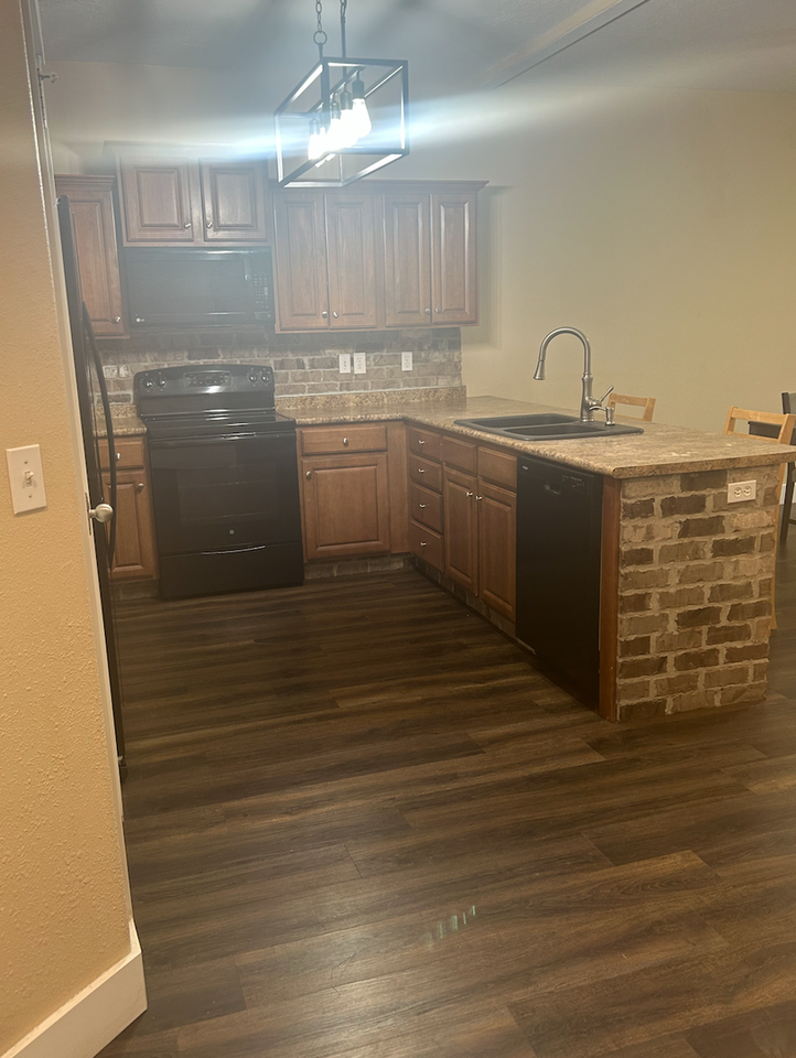 1556 W 140 N - Photo 7 of 17