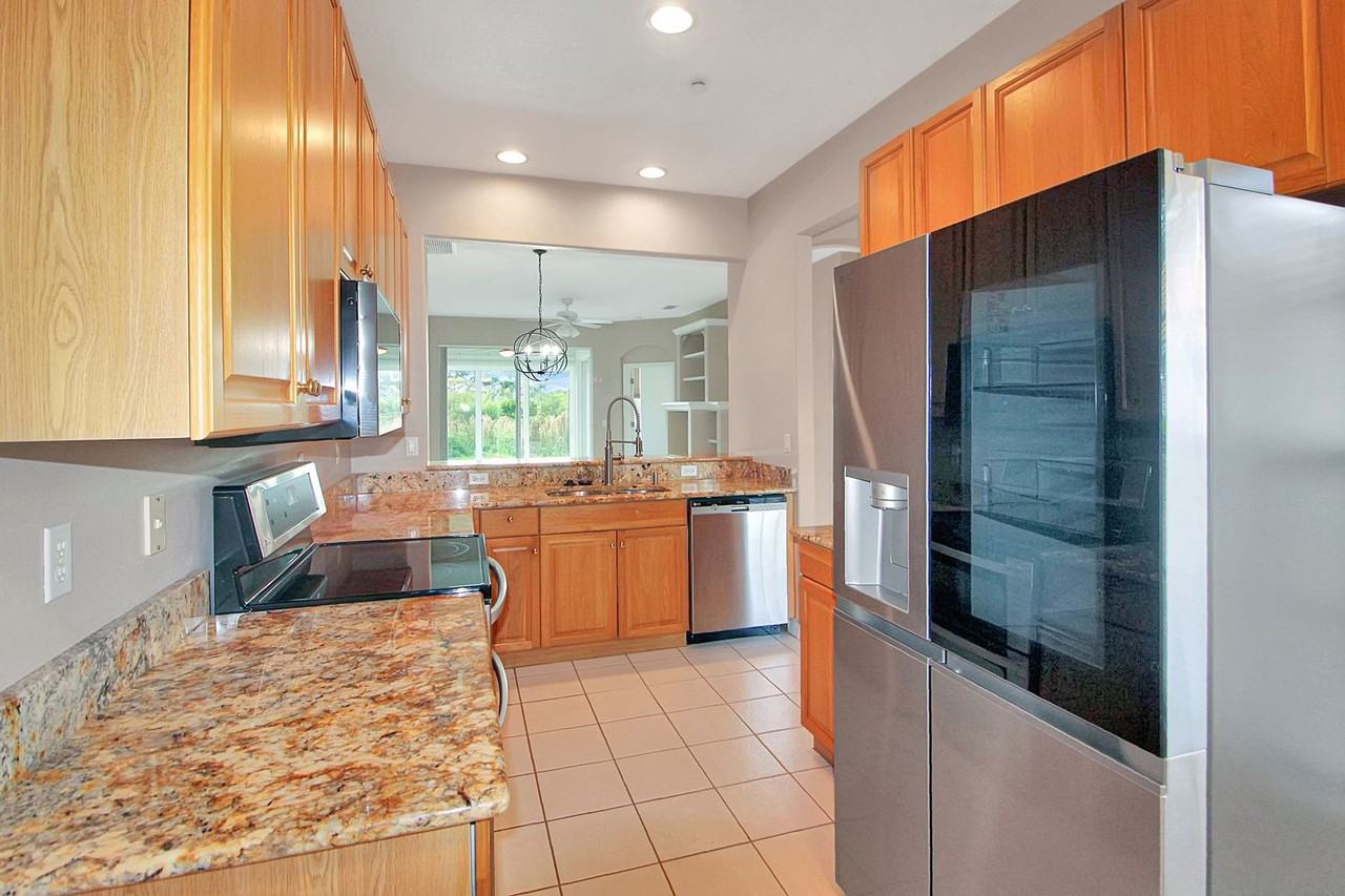 656 Back Nine Dr - Photo 4 of 20