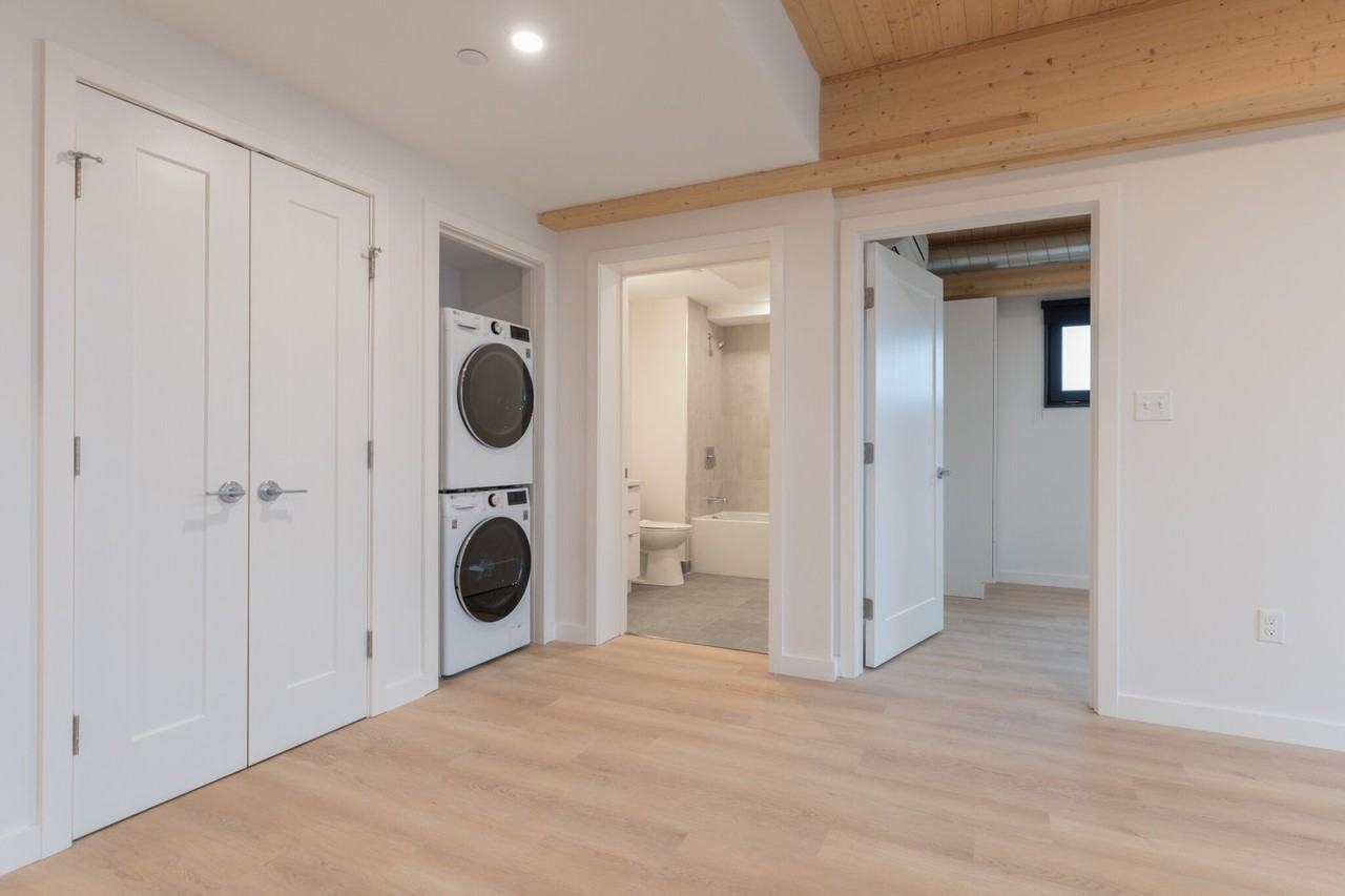 19 E Lenox St - Photo 3 of 10