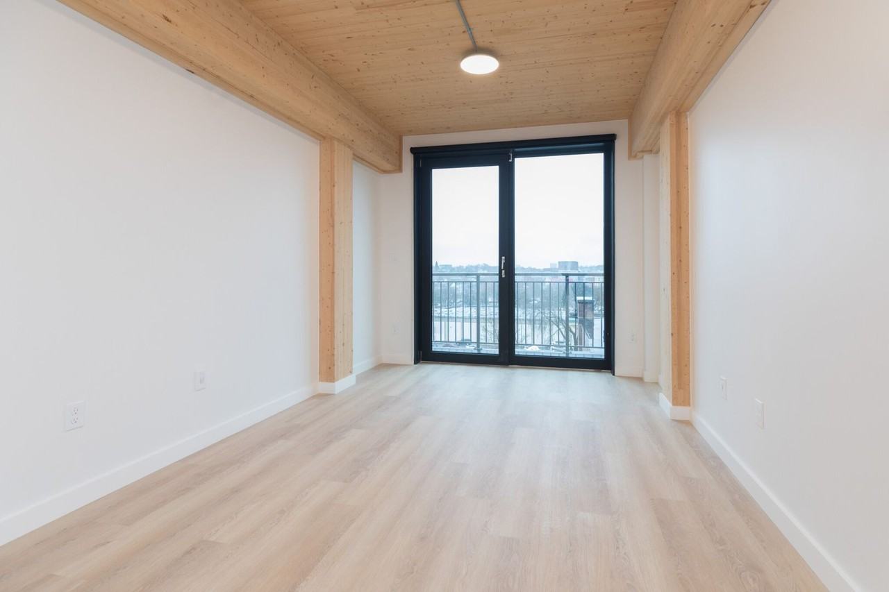 19 E Lenox St - Photo 4 of 10