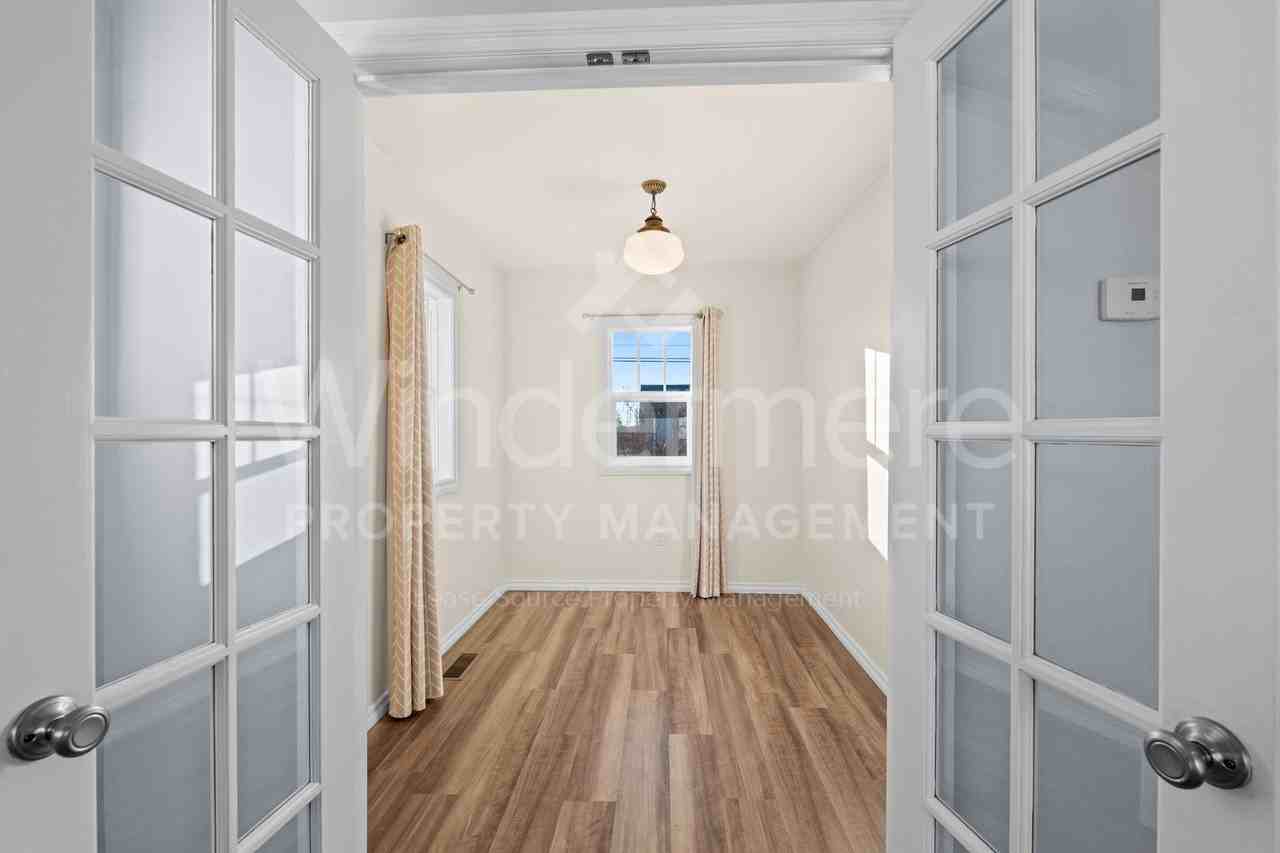 1128 E Glass Ave - Photo 5 of 33