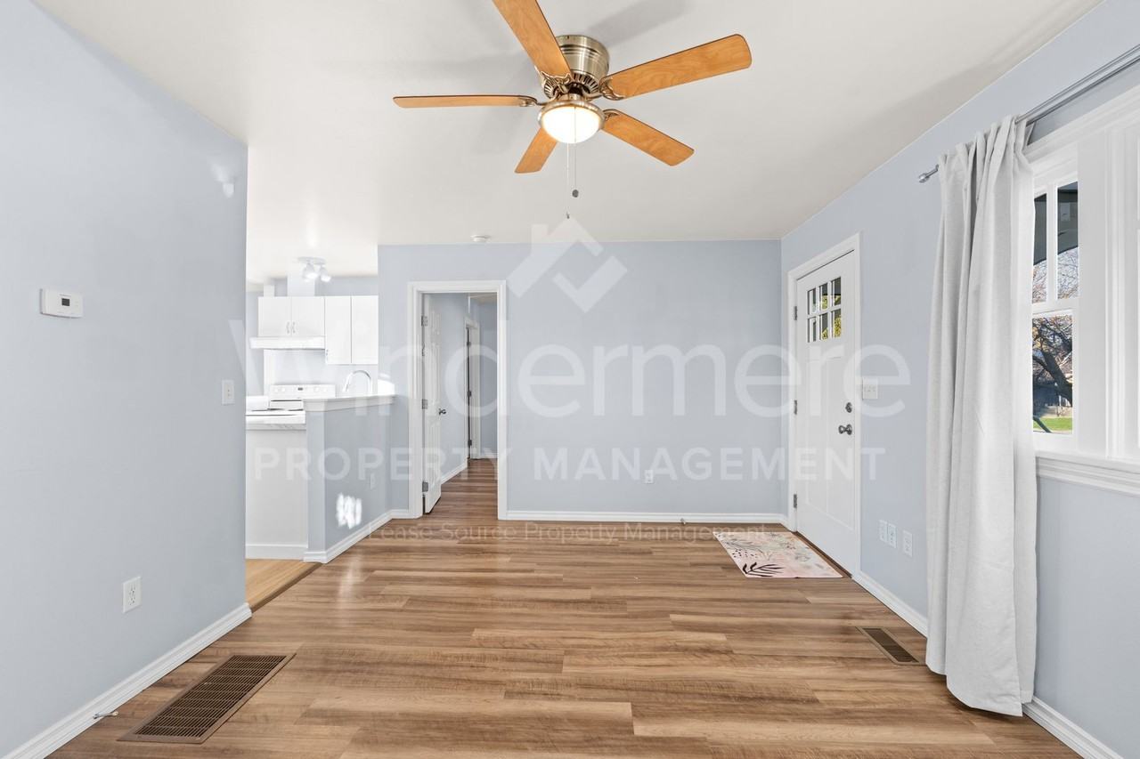 1128 E Glass Ave - Photo 7 of 33