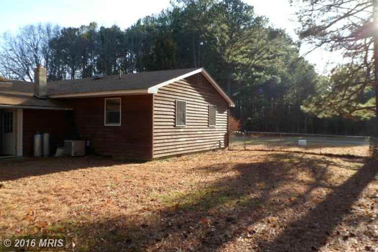 18937 McKays Beach Rd - Photo 3 of 21