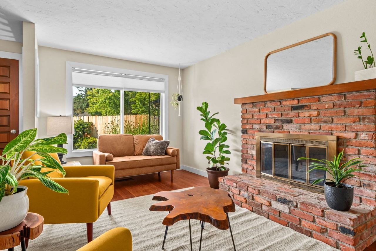 1490 Carobelle Ct - Photo 5 of 40