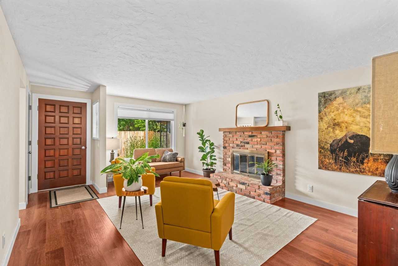 1490 Carobelle Ct - Photo 6 of 40