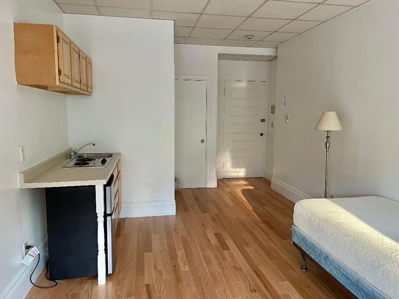 862 Beacon St - Photo 4 of 4