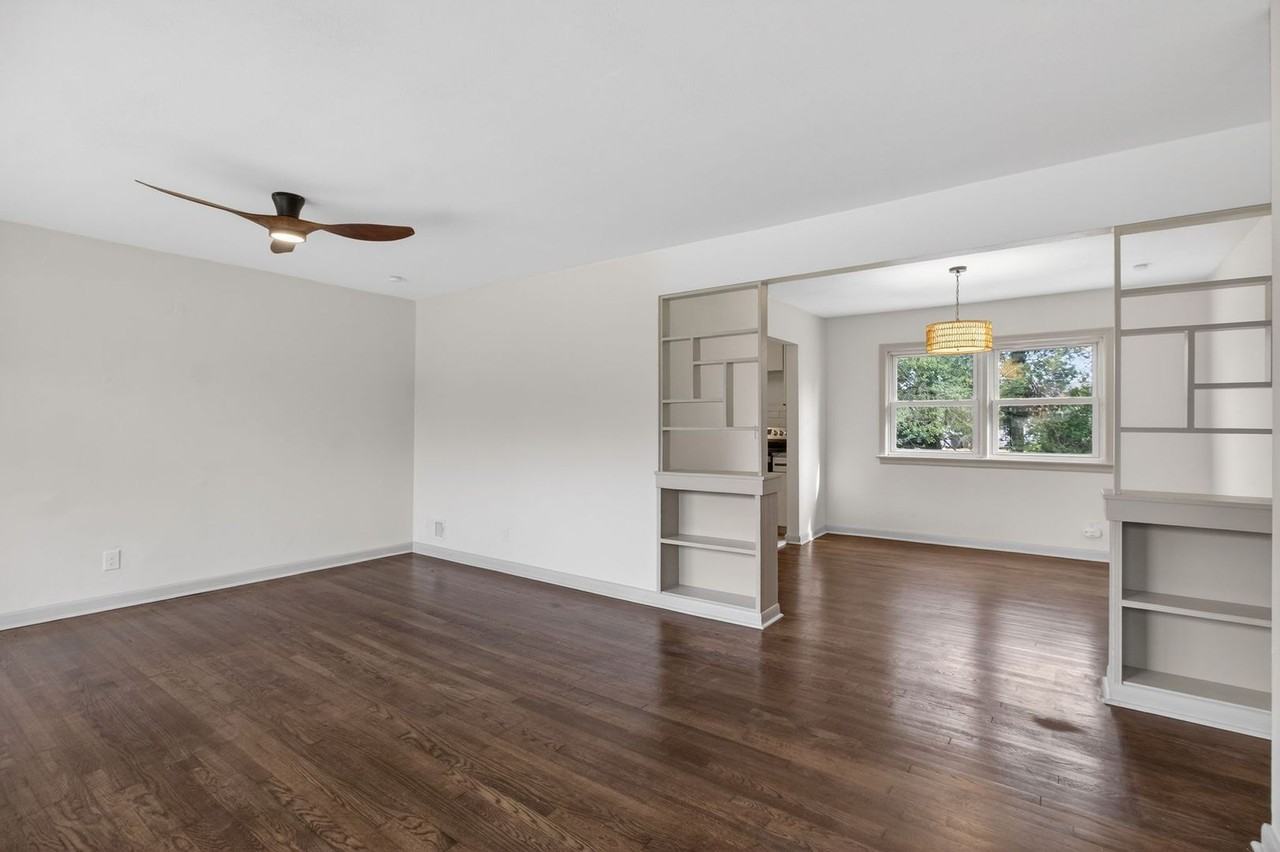 8056 Meadow Creek Rd - Photo 4 of 24