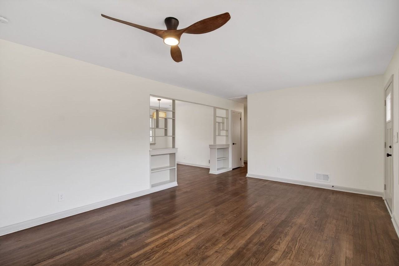 8056 Meadow Creek Rd - Photo 5 of 24