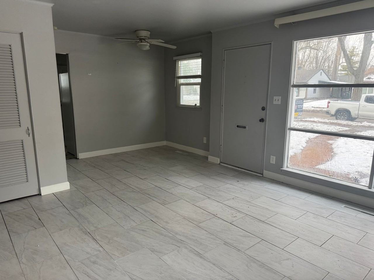 10631 Saratoga St - Photo 7 of 10