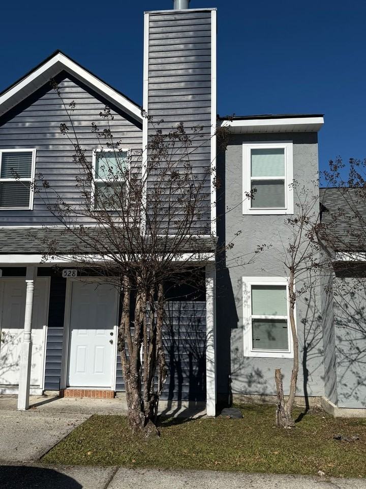 528 Voters Rd - Photo 2 of 21