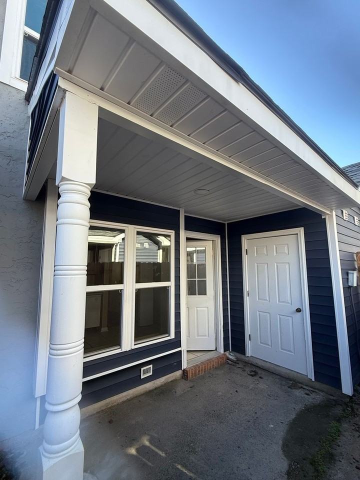 528 Voters Rd - Photo 3 of 21