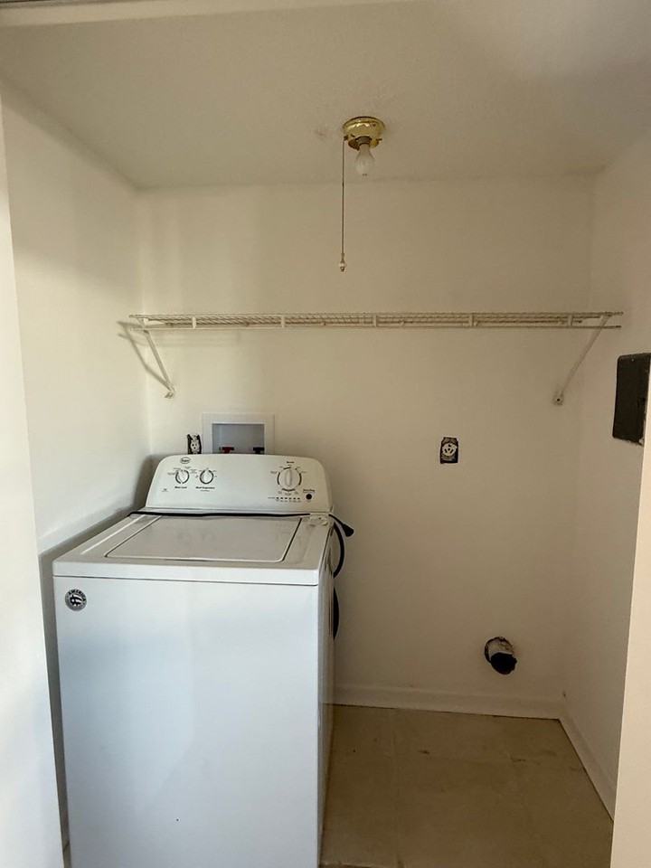 528 Voters Rd - Photo 6 of 21