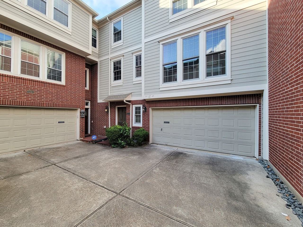 2208 Taft St - Photo 2 of 39