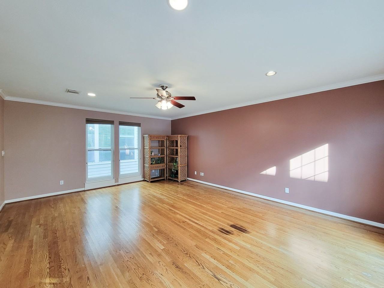 2208 Taft St - Photo 6 of 39