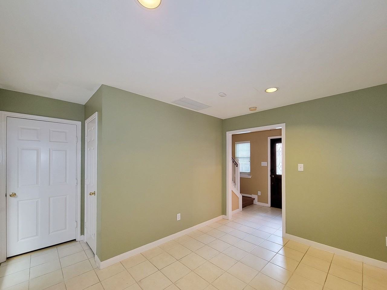 2208 Taft St - Photo 7 of 39