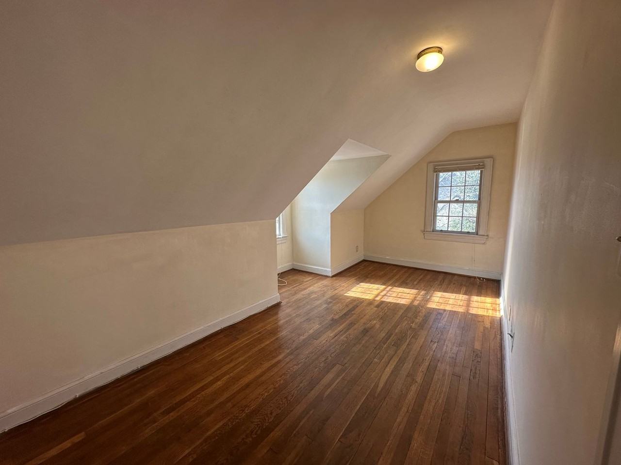 314 Langhorne Ln - Photo 2 of 11