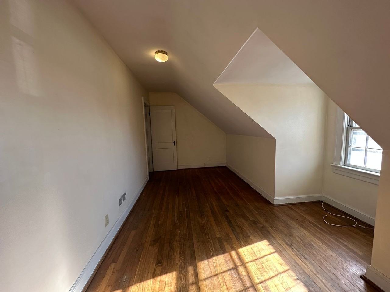 314 Langhorne Ln - Photo 3 of 11