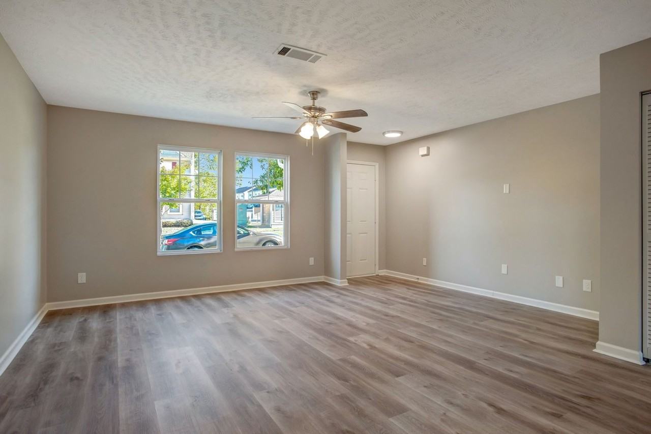 5860 Monroe Xing - Photo 3 of 17