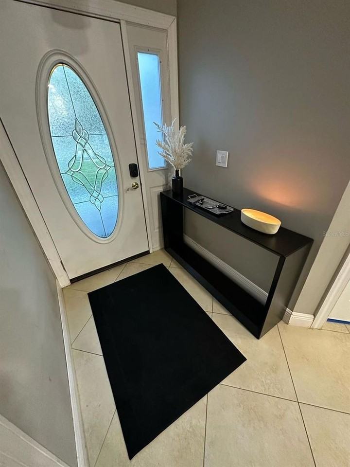 8127 Lesia Cir - Photo 4 of 16