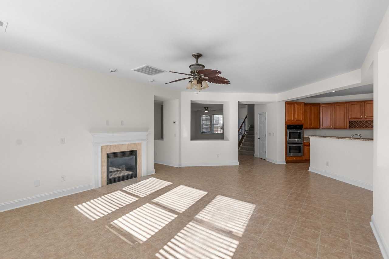 124 Scottish Ave - Photo 6 of 35