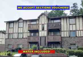 featured image of 1505 Camelot Dr