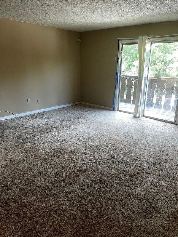 1505 Camelot Dr - Photo 5 of 15