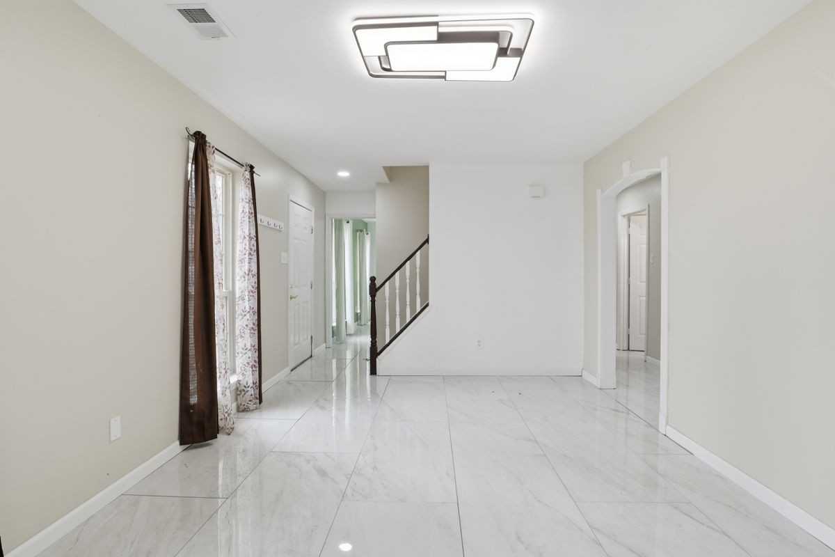 3454 Tamarack Ct - Photo 3 of 3