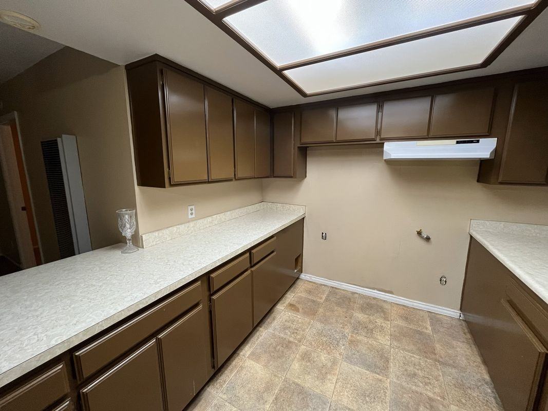 4154 W 159th St - Photo 7 of 15