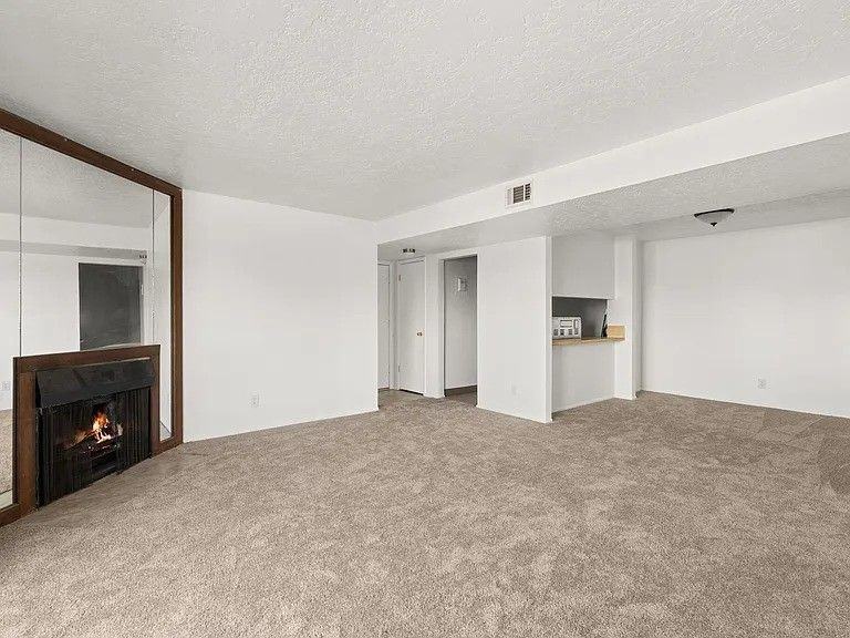 3869 Montgomery Blvd Ne - Photo 7 of 19