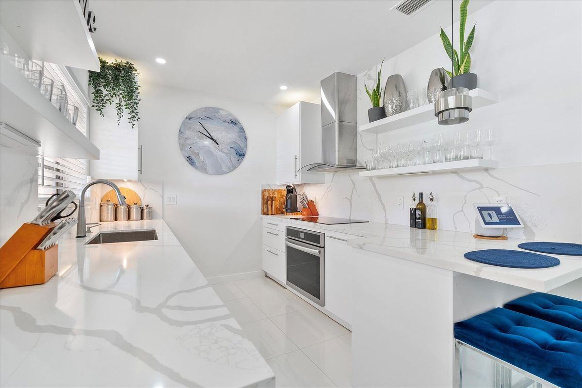 440 N Rainbow Dr - Photo 6 of 20