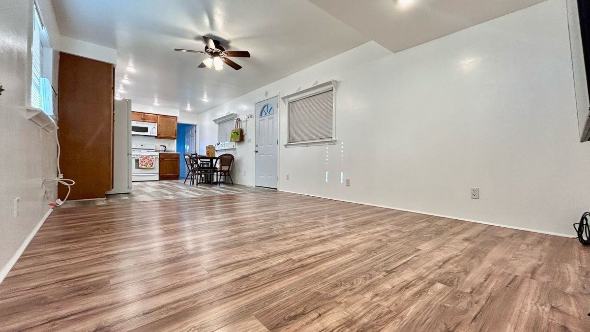 202 N Cactus Dr - Photo 3 of 15