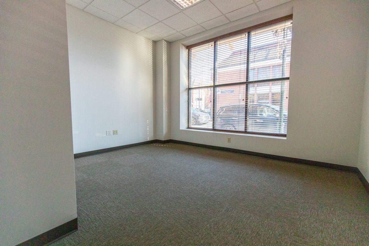 101 S Queen St - Photo 2 of 10