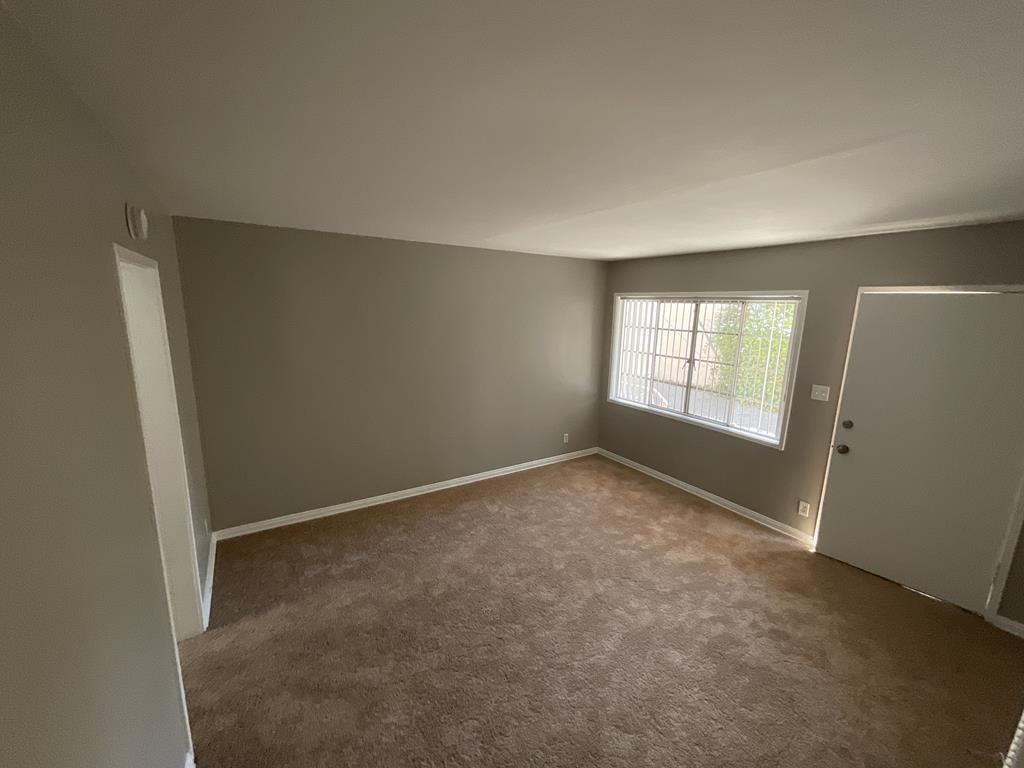 4971-4975 1/4 Franklin Ave - Photo 3 of 5