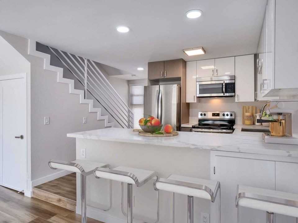 CitiZen Beach Collection on Manhattan - Photo 5 of 12