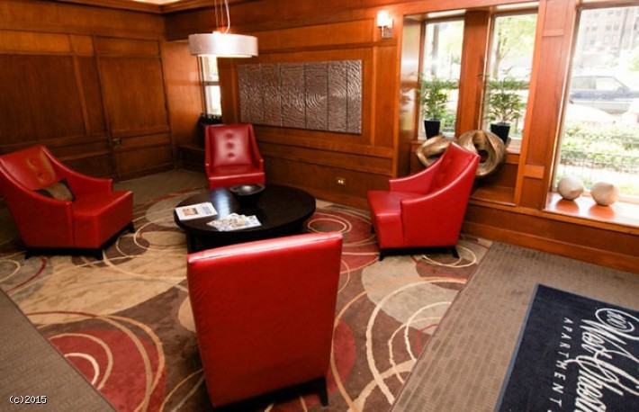 27 W Chestnut St #1810