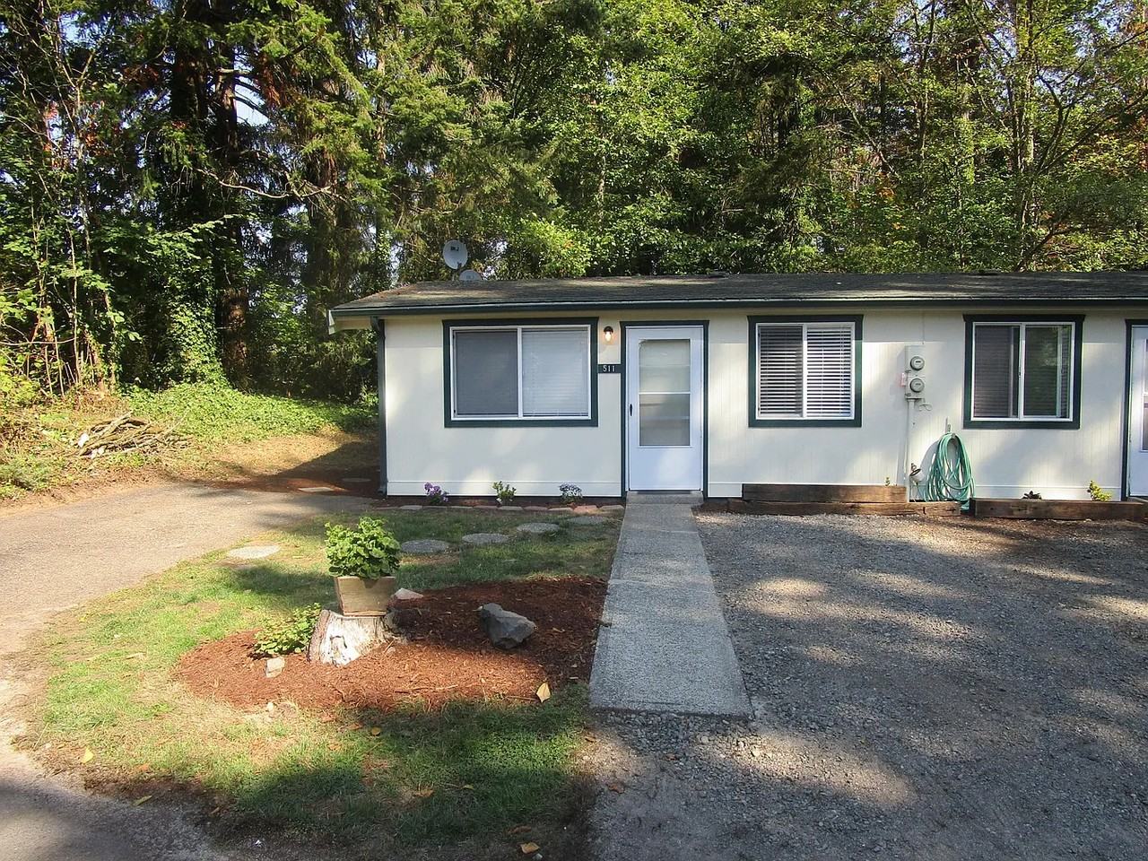 511 104th Street Court South - Photo 2 of 10