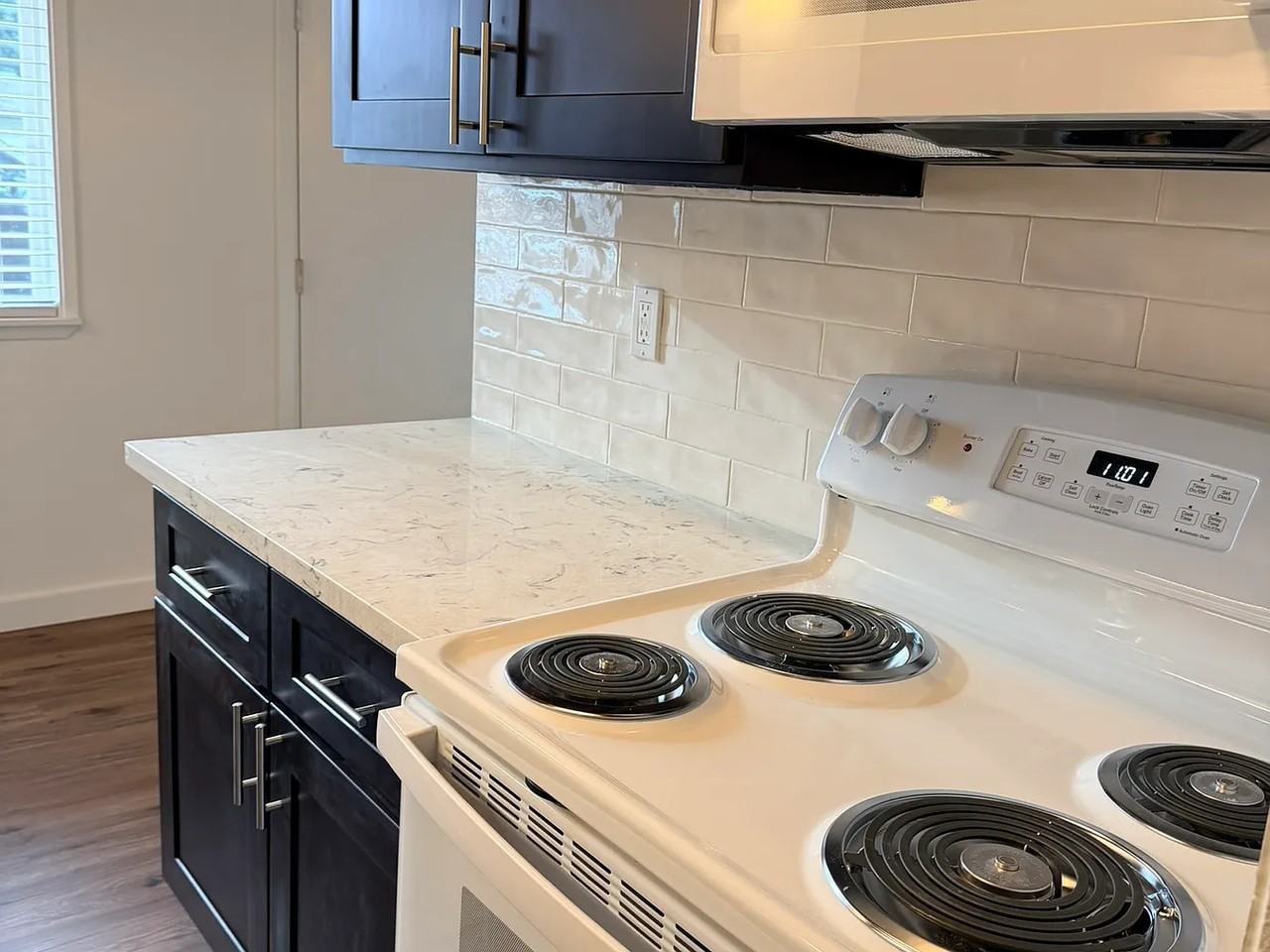 511 104th Street Court South - Photo 4 of 10