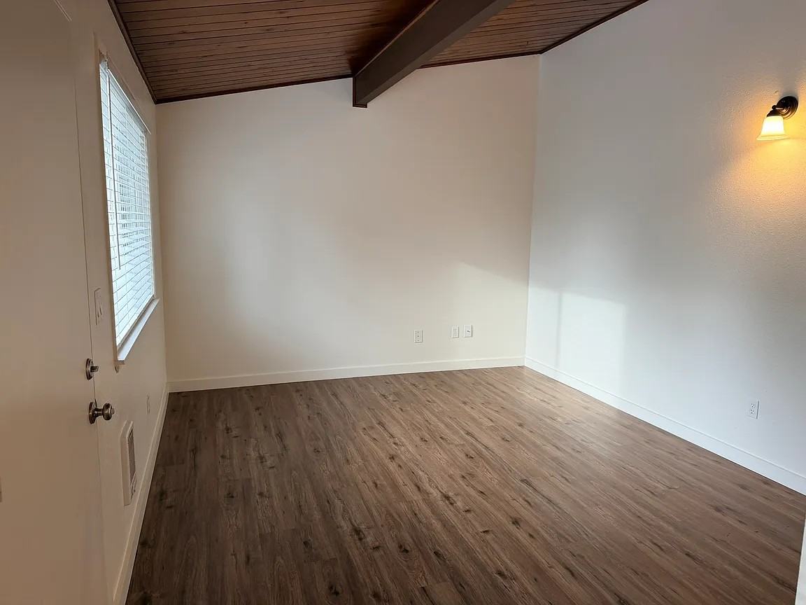 511 104th Street Court South - Photo 7 of 10