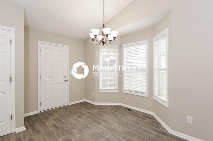 212 Remmington Ct - Photo 5 of 18