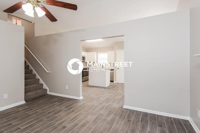 212 Remmington Ct - Photo 7 of 18